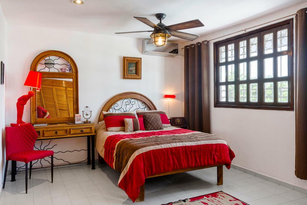 Bed and Breakfast Casa Blanca Boutique & Organic Канкун Экстерьер фото